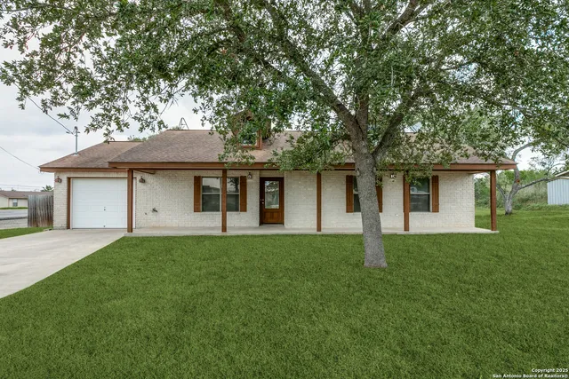 $255,000 | 101 Sylvester Street, Poth, TX 78147