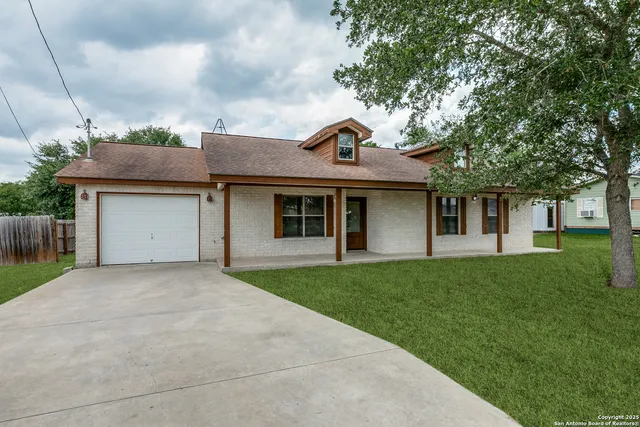 $255,000 | 101 Sylvester Street, Poth, TX 78147