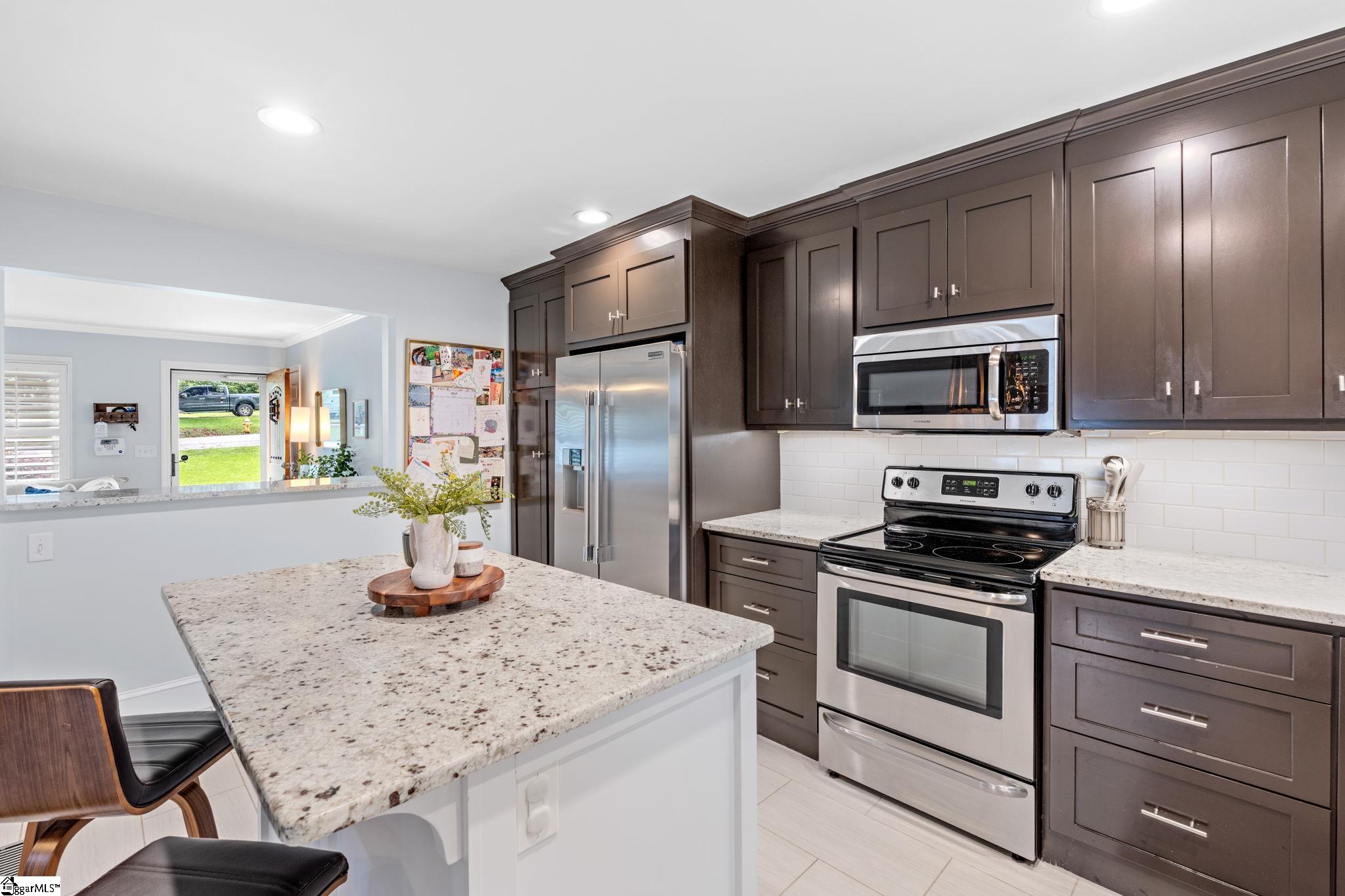 212 Robin Hood Road Greenville, SC 29607 - Photo 13 of 29 Gallery Image 13