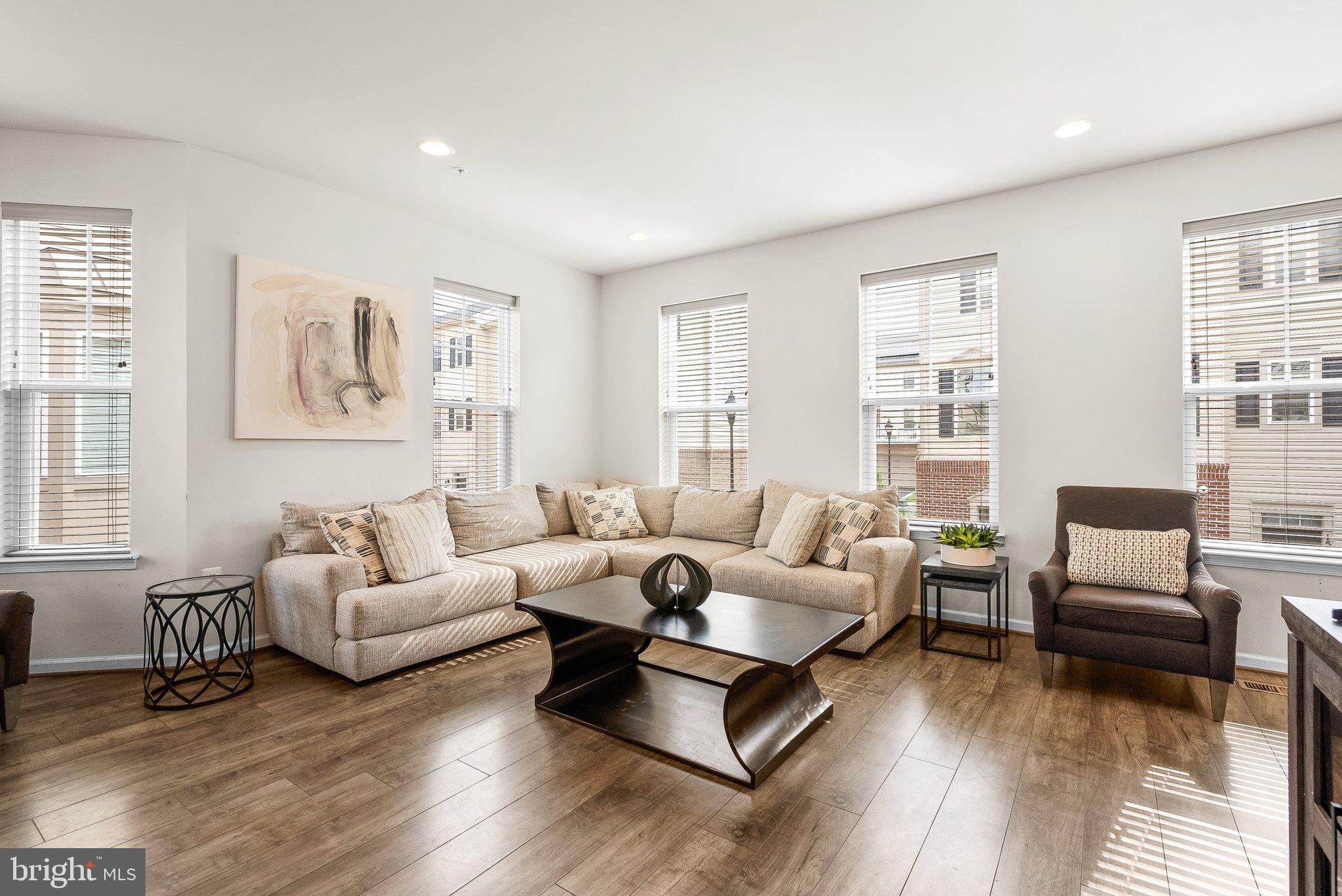 15718 Trolley Lane Silver Spring, MD 20906 - Photo 12 of 41 Living Room
