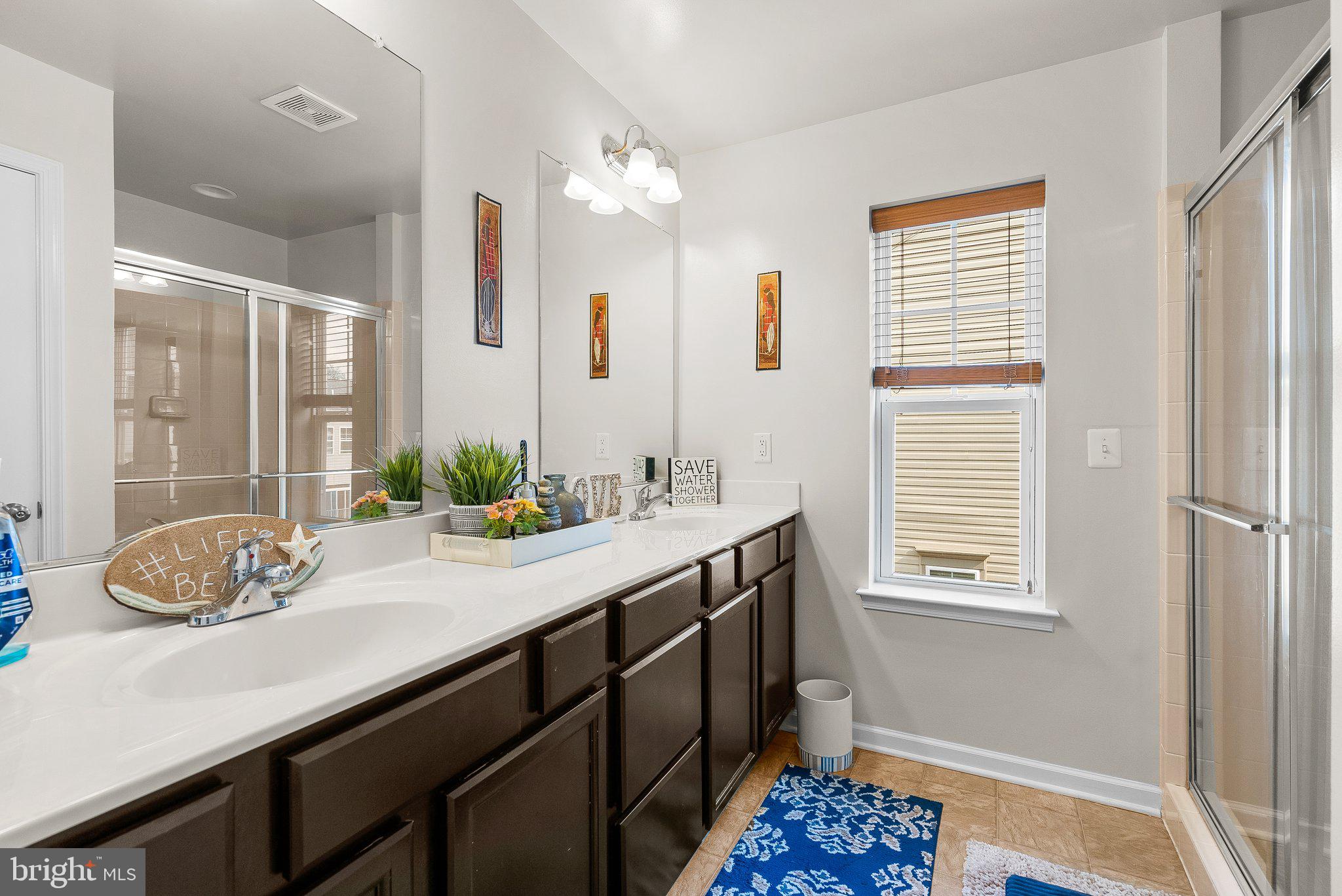 15718 Trolley Lane Silver Spring, MD 20906 - Photo 37 of 41 Primary Full Bathroom