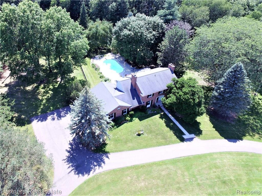 4400 Golf Club Road Howell, MI 48843 - Photo 44 of 68 DJI_0123 (1).JPG
