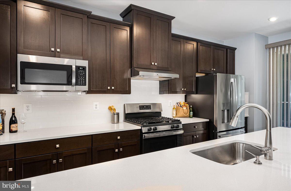 7306 Isabella Road Laurel, MD 20723 - Photo 44 of 59 Ample Cabinetry