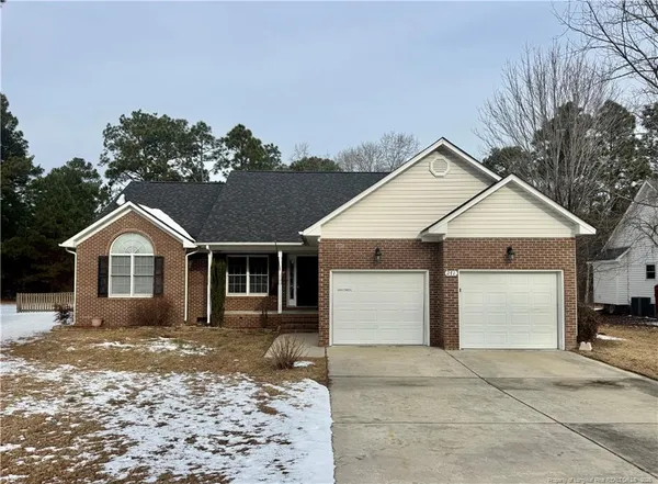 $1,900 | 271 Stone Cross Drive, Spring Lake, NC 28390