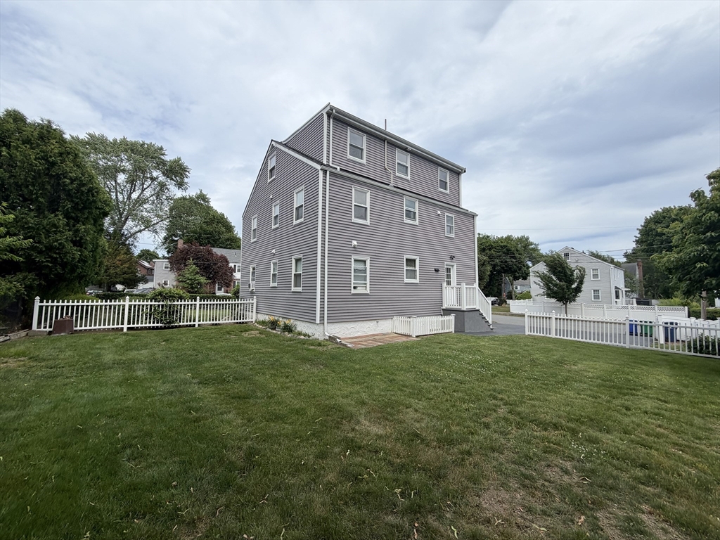 17 Hatfield Road, Unit 17 Newton, MA 02465 - Photo 36 of 42