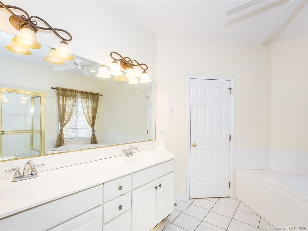 647 Amberly Crossing Fort Mill, SC 29708 - Photo 8 of 24