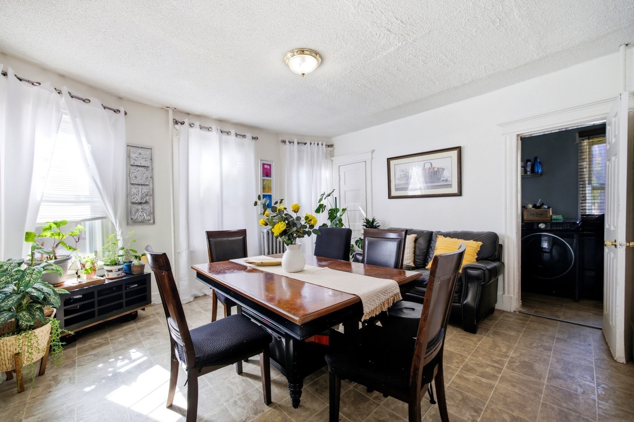 28 Lyndale Street Springfield, MA 01108 - Photo 12 of 42 Gallery Image 12