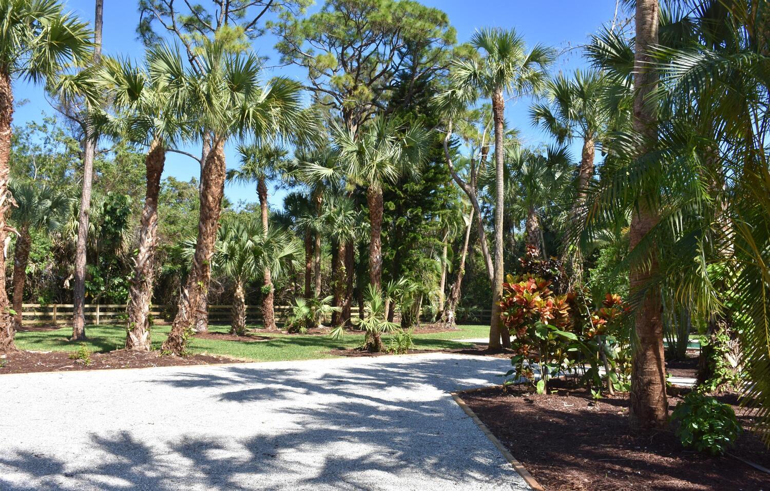 12677 Pineacre Lane Wellington, FL 33414 - Photo 9 of 38 not sure