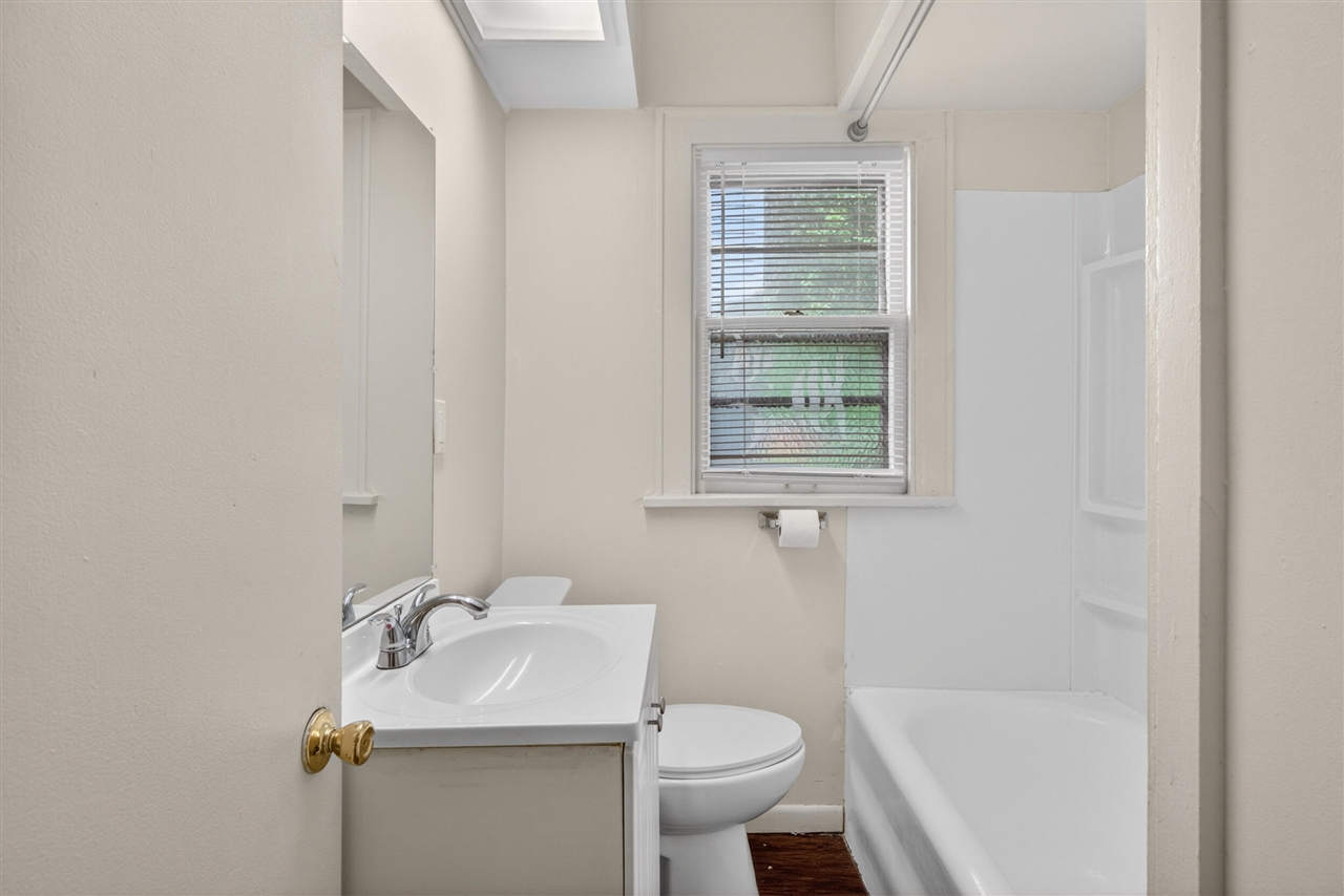 242 West High Street Jackson, MI 49203 - Photo 27 of 41