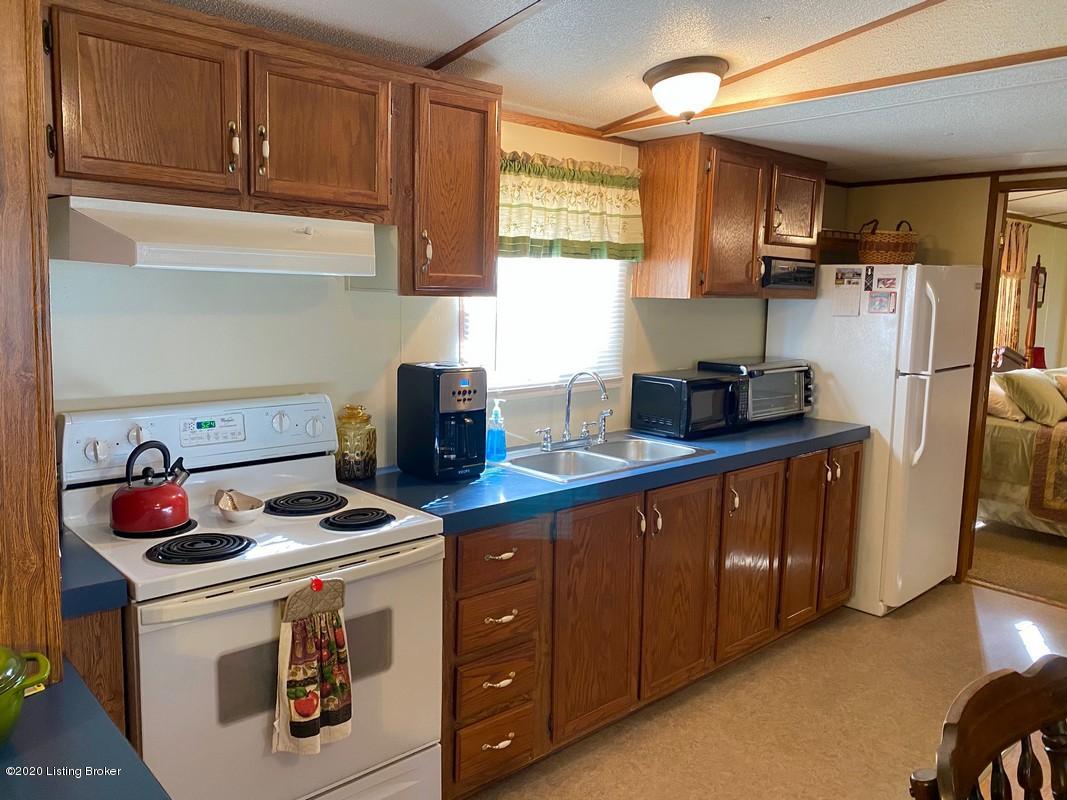 5206 Anneta Road Leitchfield, KY 42754 - Photo 14 of 44 3 bed, 2 bath home with possible 4th bedroom on corner lot for sale in Leitchfield KY.