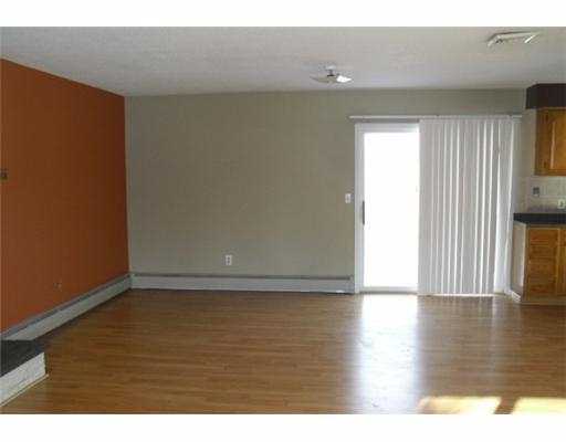 76 East Beardsworth Road Tiverton, RI 02878 - Photo 3 of 6 Dining Room.