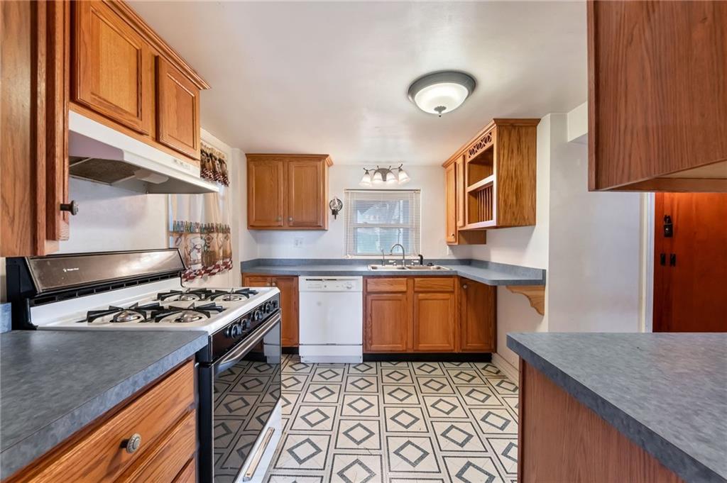 230 Center Grange Road Aliquippa, PA 15001 - Photo 3 of 25 Gallery Image 3