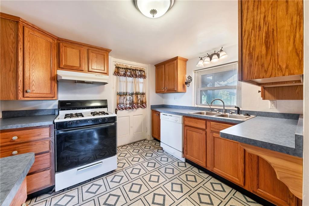 230 Center Grange Road Aliquippa, PA 15001 - Photo 4 of 25 Gallery Image 4