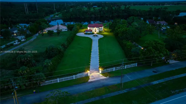 $2,349,000 | 6152 Southwest Banks Street, Palm City, FL 34990