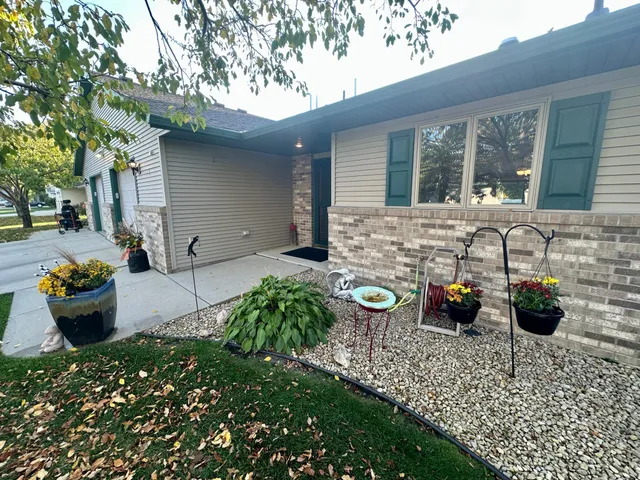 $195,000 | 304 Valley View Drive Southeast, Willmar, MN 56201