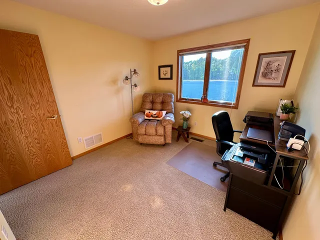 $195,000 | 304 Valley View Drive Southeast, Willmar, MN 56201