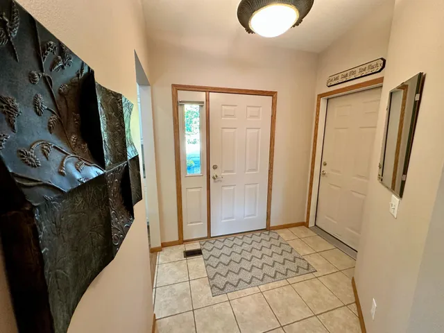 $195,000 | 304 Valley View Drive Southeast, Willmar, MN 56201