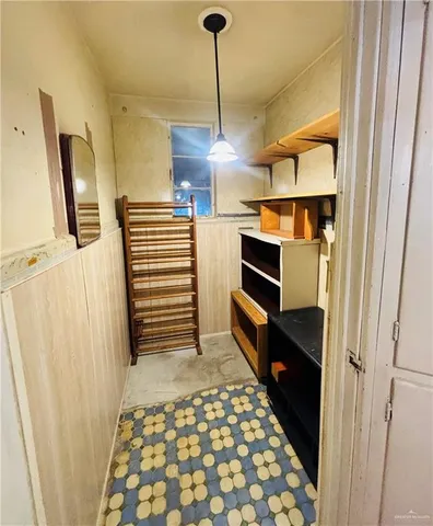 a view of walk in closet