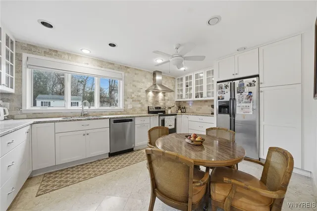 $300,000 | 4139 Wildwood Drive, Clarence, NY 14221