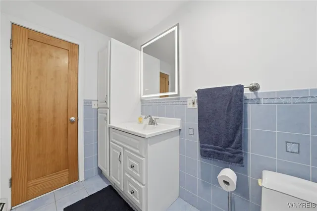 $300,000 | 4139 Wildwood Drive, Clarence, NY 14221