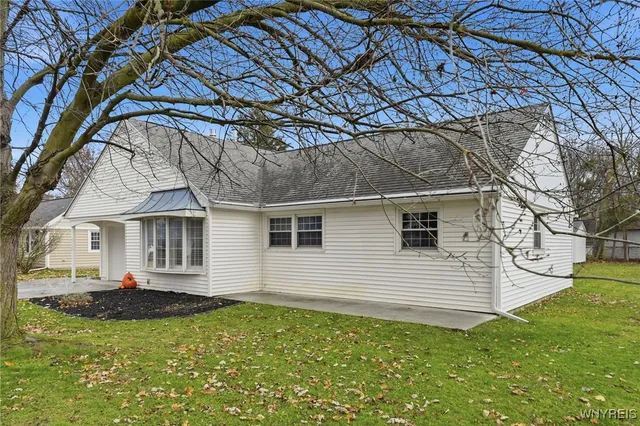 $300,000 | 4139 Wildwood Drive, Clarence, NY 14221