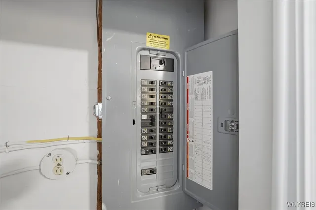 $300,000 | 4139 Wildwood Drive, Clarence, NY 14221