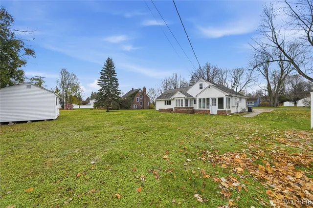 $300,000 | 4139 Wildwood Drive, Clarence, NY 14221