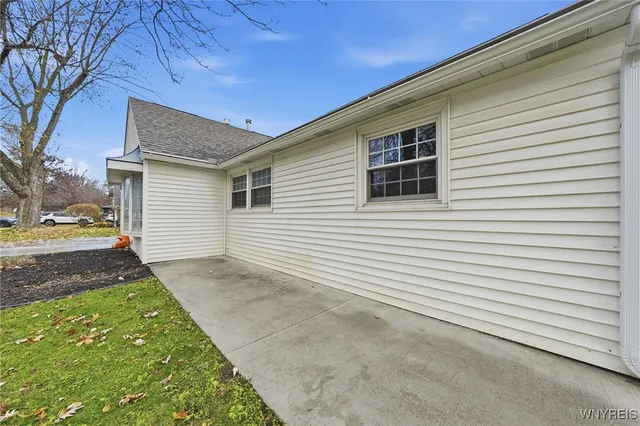 $300,000 | 4139 Wildwood Drive, Clarence, NY 14221