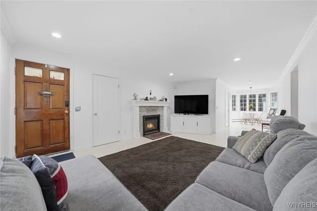 $300,000 | 4139 Wildwood Drive, Clarence, NY 14221