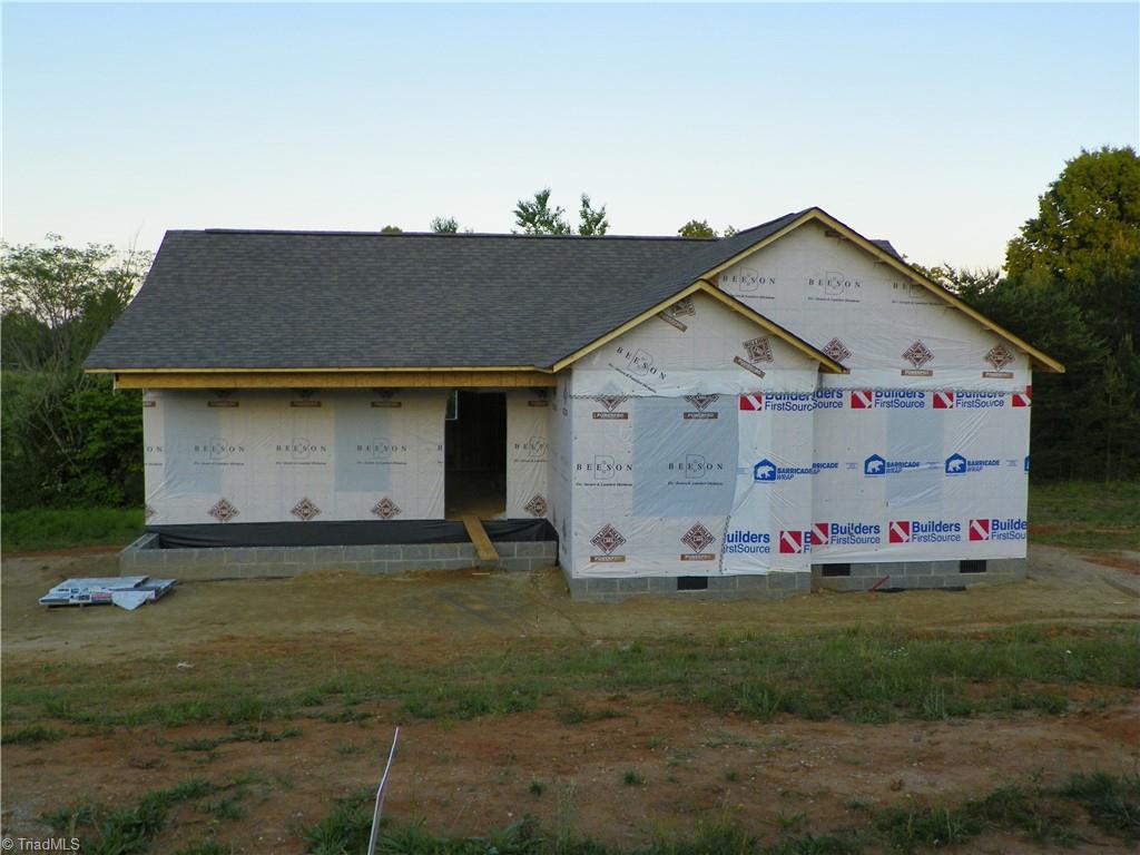 191 Broadway Road Lexington, NC 27295 - Photo 1 of 1 Front View