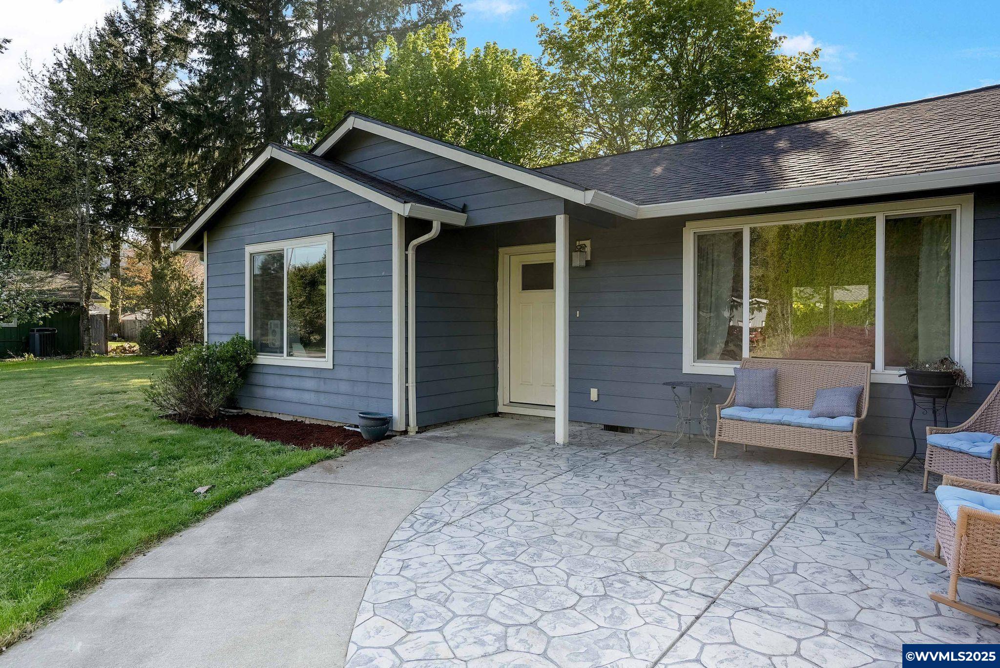 45940 River Loop Lyons, OR 97358 - Photo 6 of 37 Gallery Image 6
