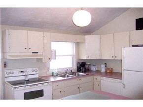 131 Colgate Road Nashua, NH 03064 - Photo 3 of 9 Gallery Image 3