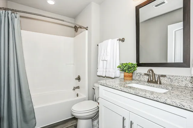 $439,900 | 7572 Hatteras Drive, Navarre, FL 32566