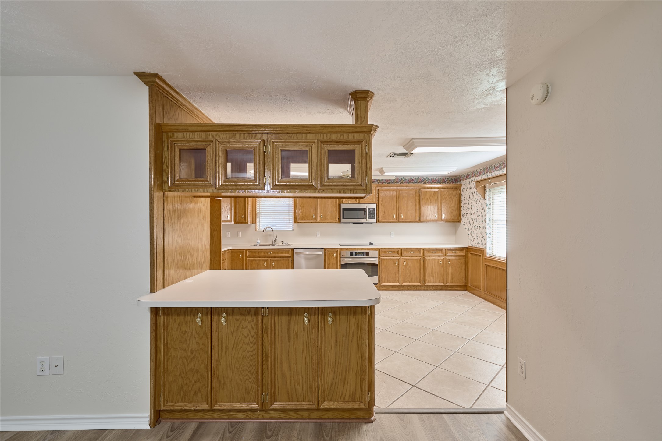 21807 Greengate Drive Spring, TX 77388 - Photo 32 of 44 Breakfast Bar