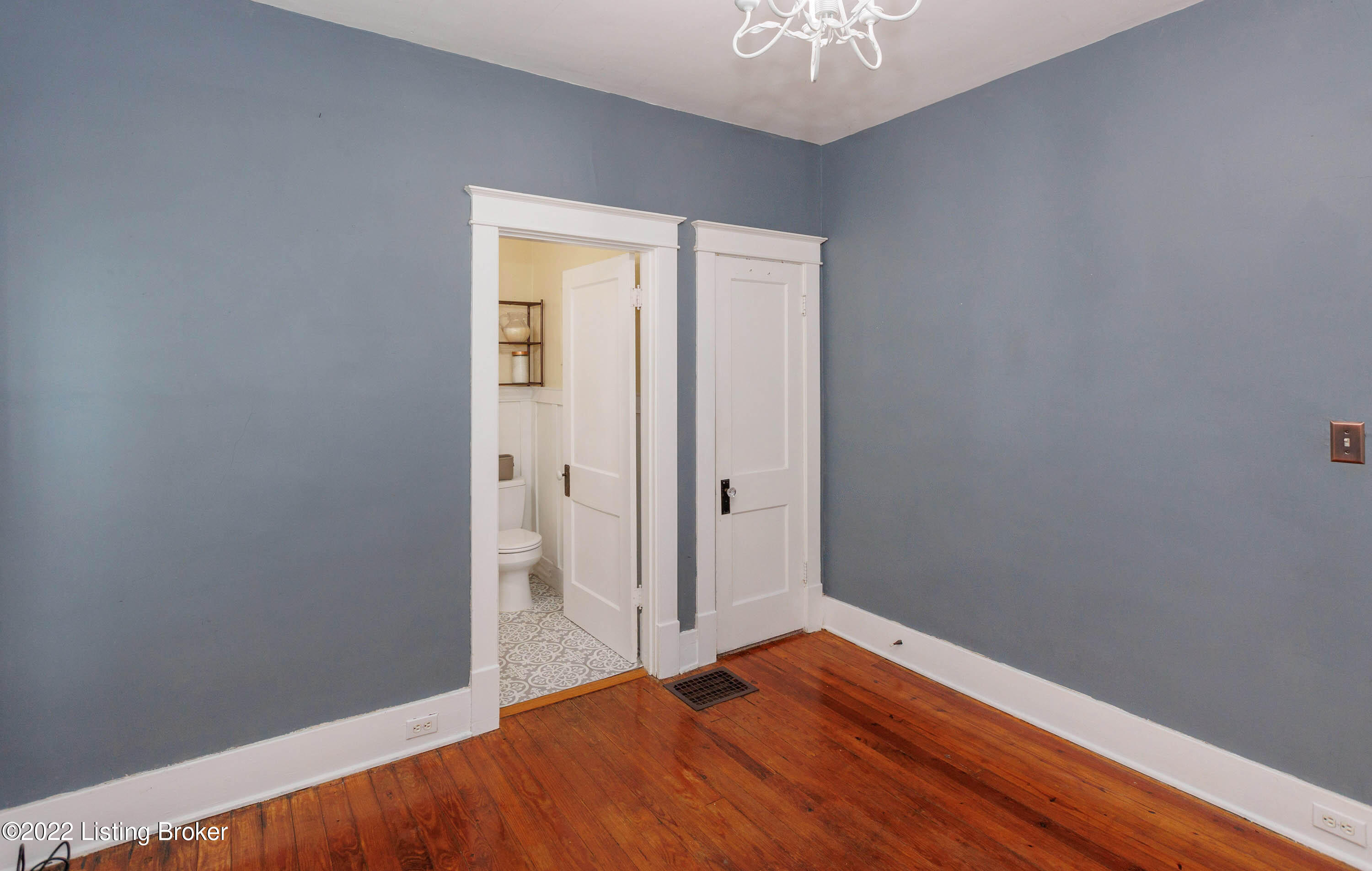 802 Reading Road Louisville, KY 40217 - Photo 16 of 24 018