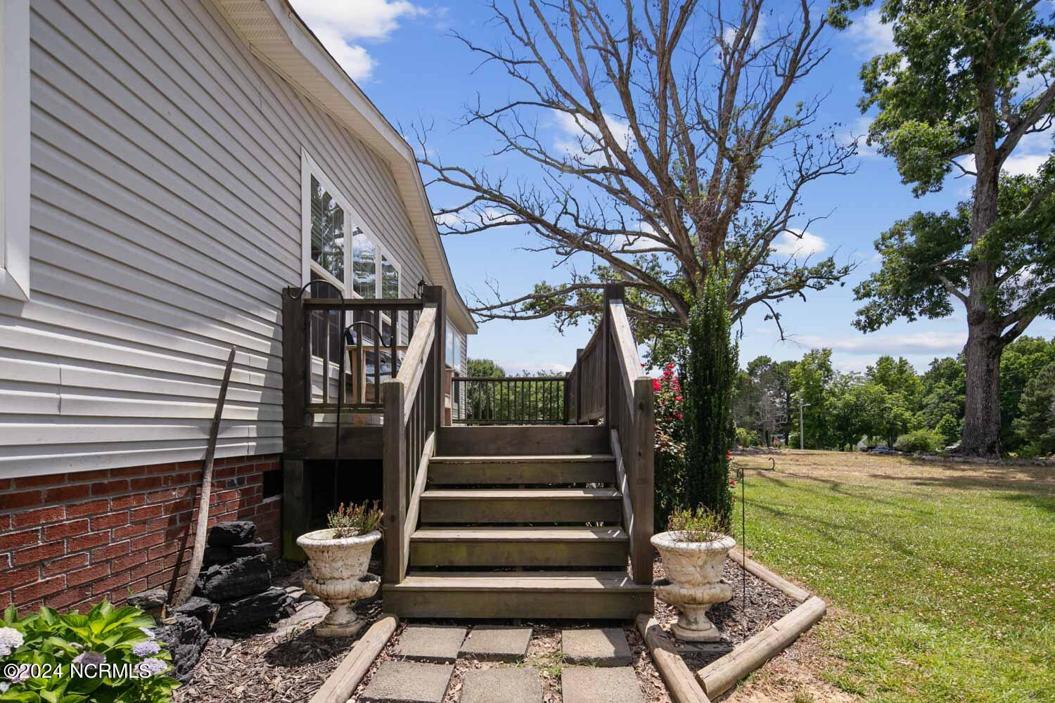 934 Sunshine Road Kenly, NC 27542 - Photo 5 of 32 5