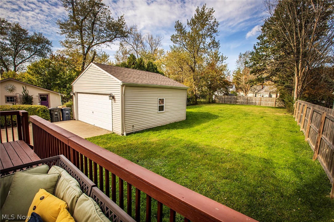 5103 Spencer Road Cleveland, OH 44124 - Photo 8 of 31