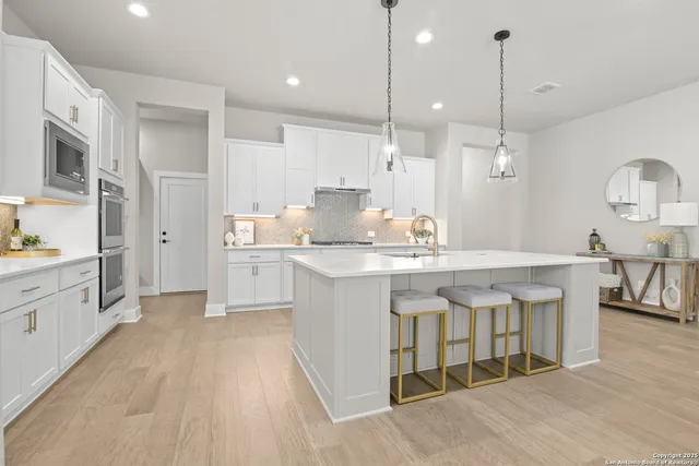 $699,900 | 204 Dulce Vista, Boerne, TX 78006