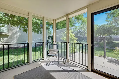 $540,000 | 5232 West 121st Street, Overland Park, KS 66209