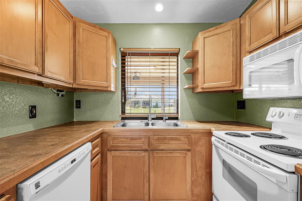 30095 Holly Road Punta Gorda, FL 33982 - Photo 10 of 26