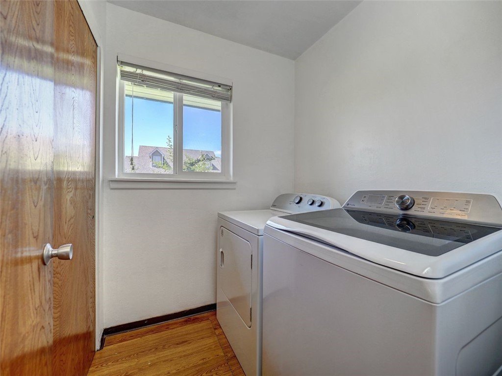 202 Sunset Ingleside, TX 78362 - Photo 26 of 40 a utility room with dryer and washer