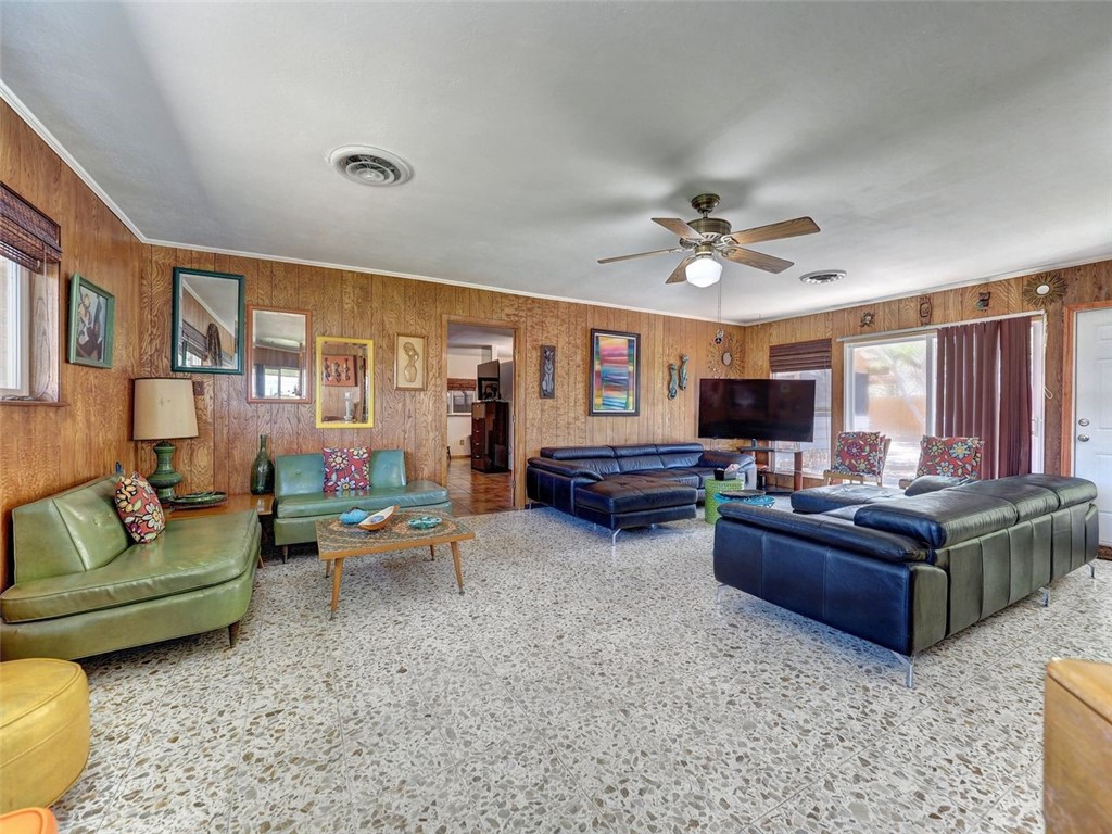 202 Sunset Ingleside, TX 78362 - Photo 10 of 40 a living room with furniture and a flat screen tv