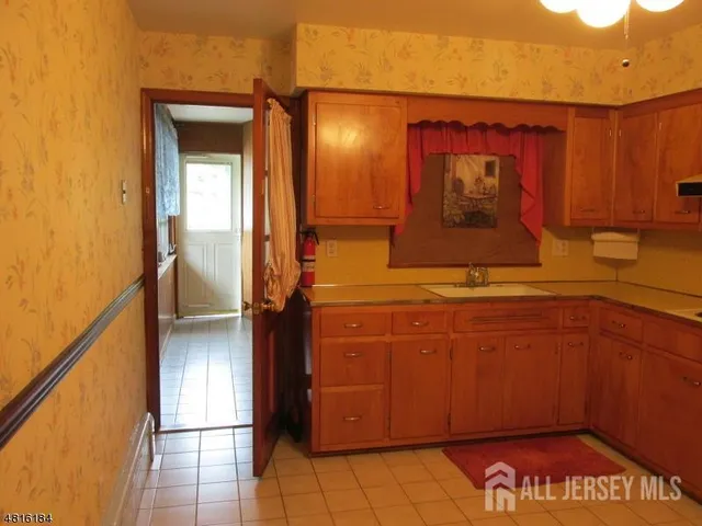 $2,000 | 1818 West 4th Street, Dunellen, NJ 08812