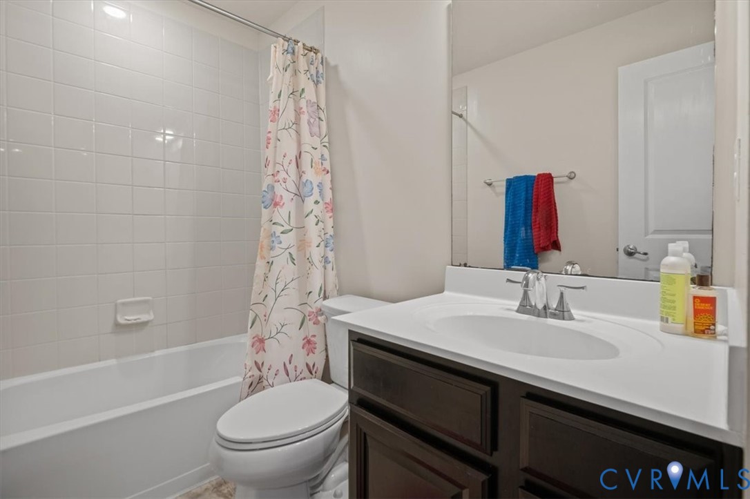 9013 Bailey Hill Road Midlothian, VA 23112 - Photo 49 of 56 Full bathroom featuring a tub and shower combinati