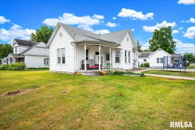 $69,900 | 704 South Main Street, Lewistown, IL 61542