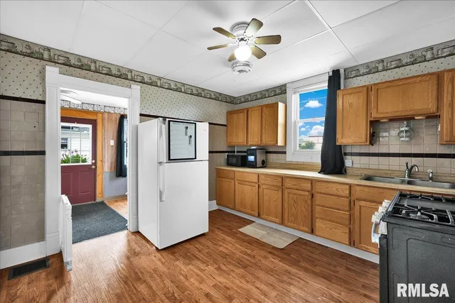 $69,900 | 704 South Main Street, Lewistown, IL 61542