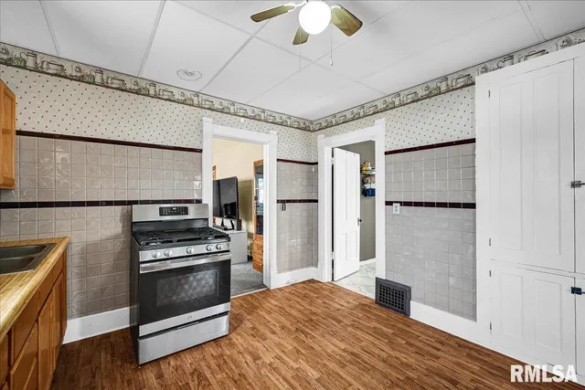 $69,900 | 704 South Main Street, Lewistown, IL 61542