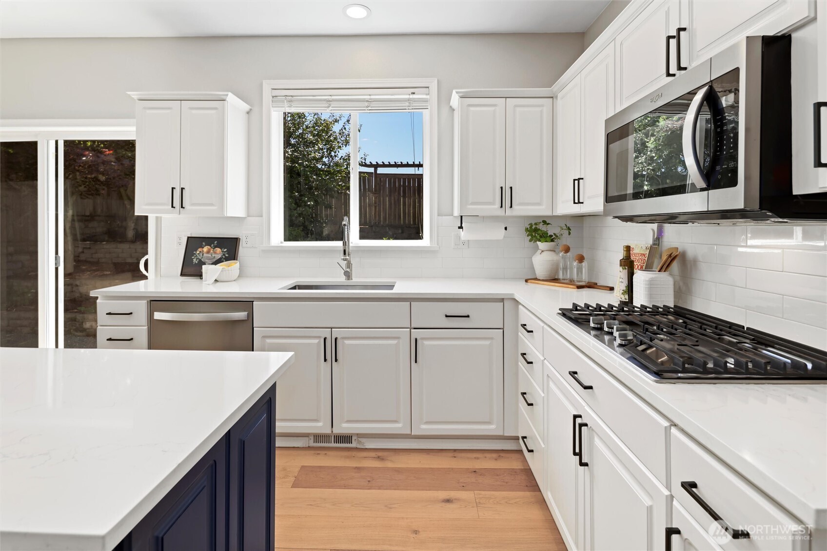 4125 Northeast 27th Place Renton, WA 98059 - Photo 11 of 35