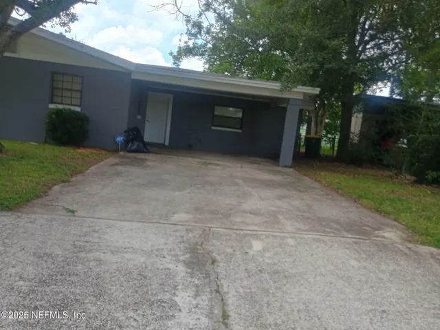 a front view of house with yard