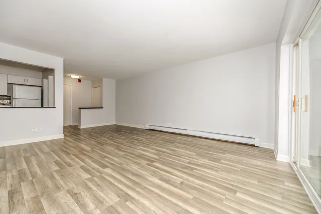 $1,600 | 2234 South Goebbert Road, Unit 320, Arlington Heights, IL 60005